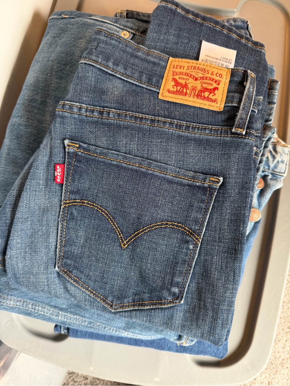 Levi's 721 Highwaisted Women's Dark Blue Straight Leg Jeans